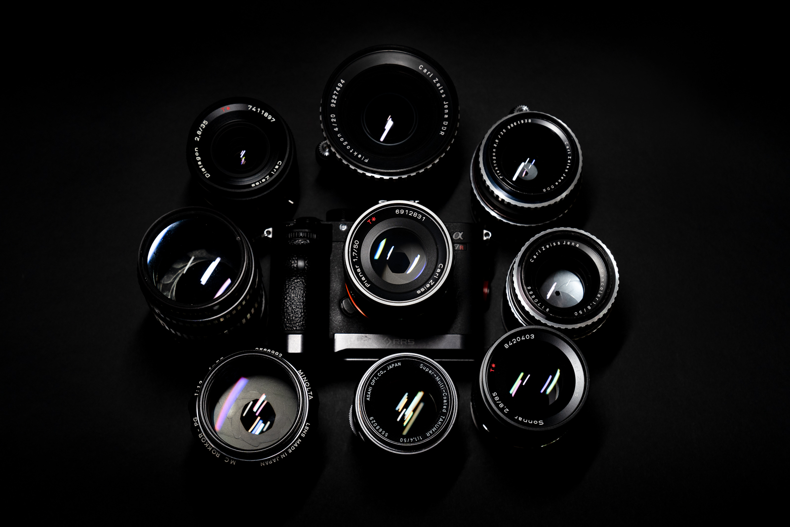 There are problems with focusing vintage/manual focus lenses on Sony