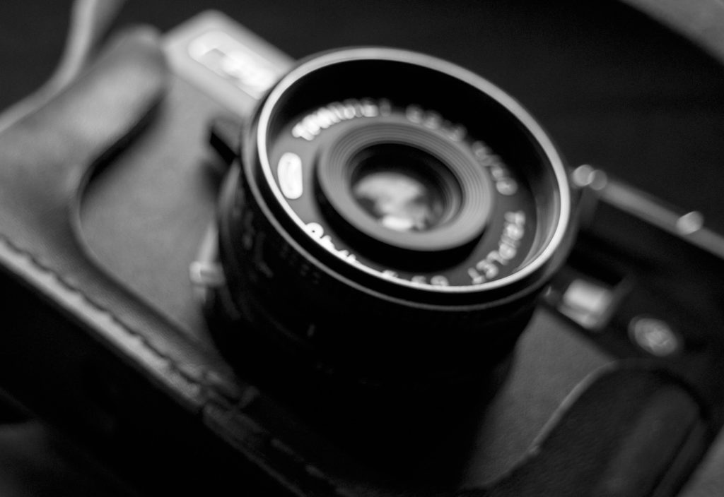 Rangefinder lens build quality